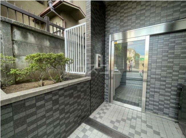 17/28 エントランス