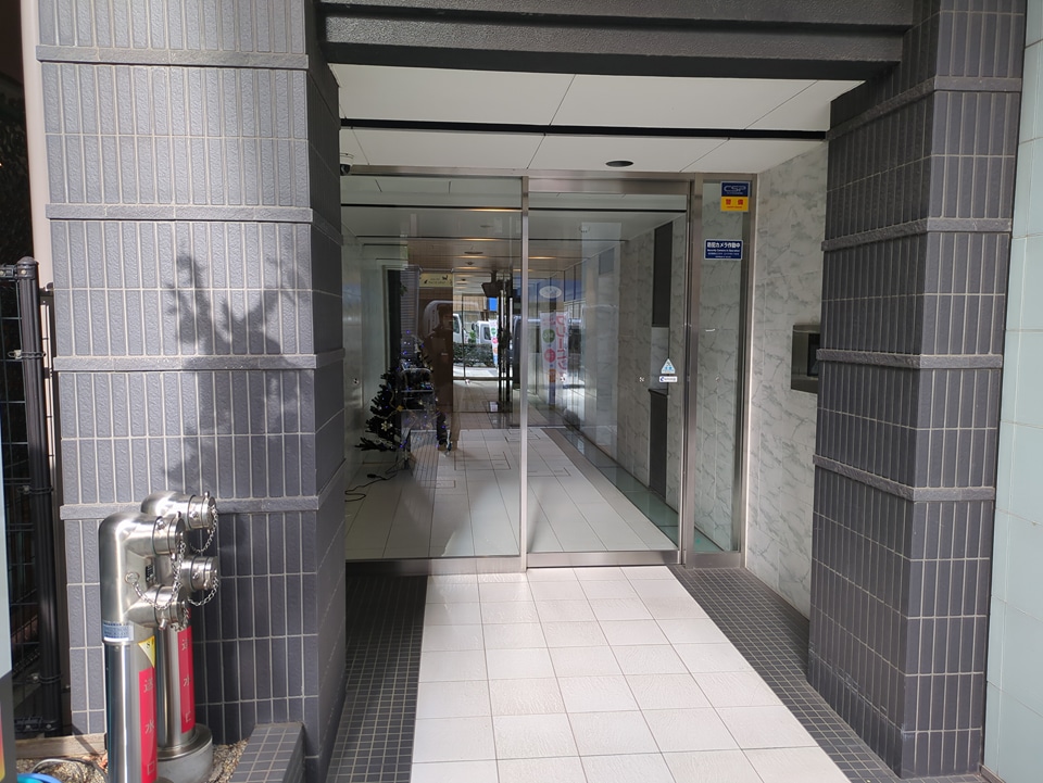 19/21 エントランス