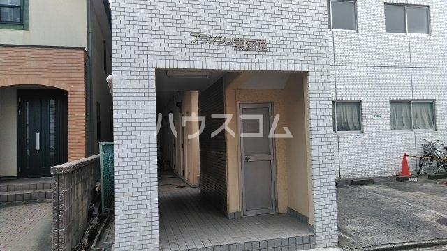 25/30 エントランス