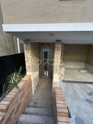 26/30 エントランス