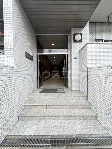 19/28 エントランス