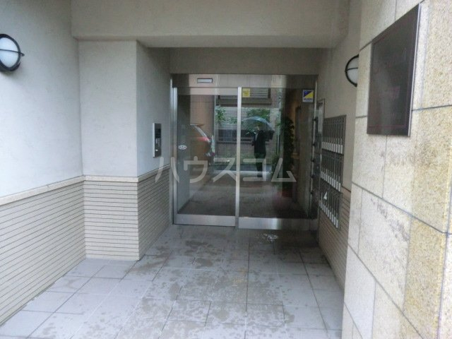 17/23 エントランス