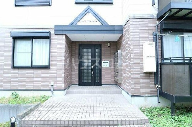 21/27 エントランス