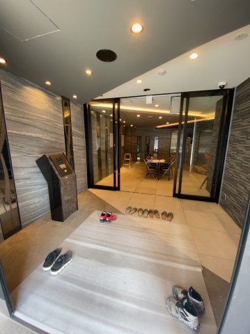 14/20 エントランス