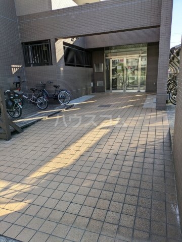 17/20 エントランス