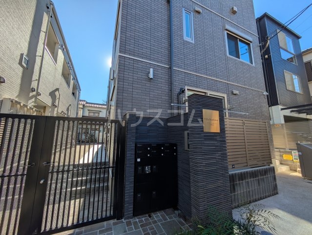 24/28 エントランス