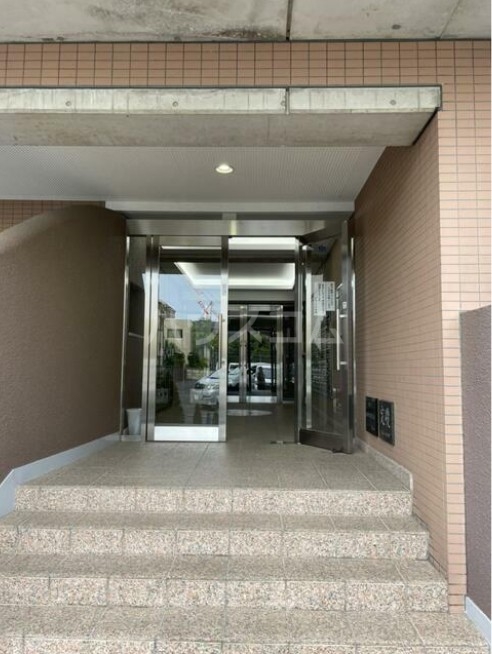 2/4 エントランス