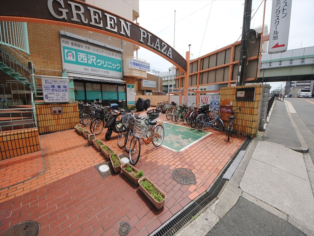 23/30 エントランス