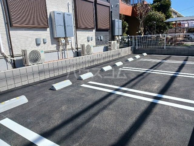 2/5 駐車場