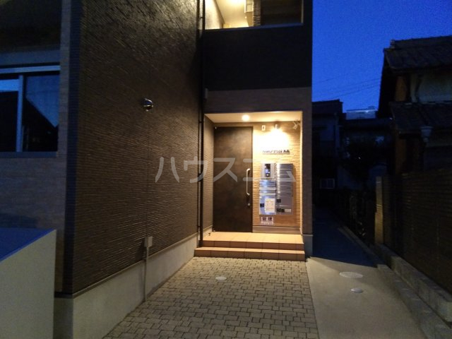 17/25 エントランス