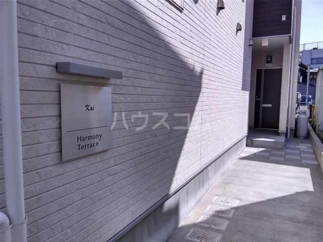 18/26 エントランス