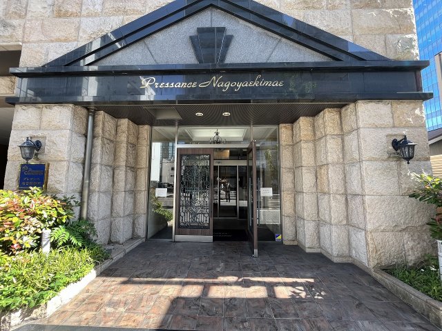 20/29 エントランス