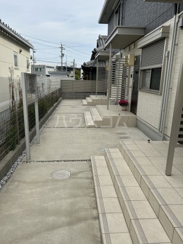 21/29 エントランス