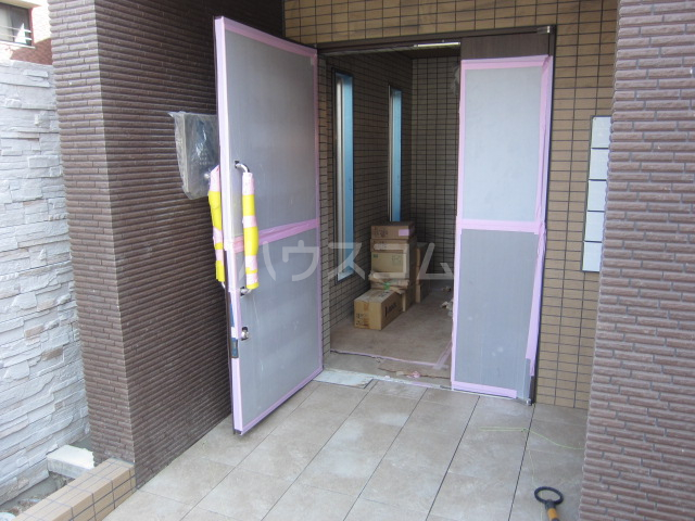 22/30 エントランス