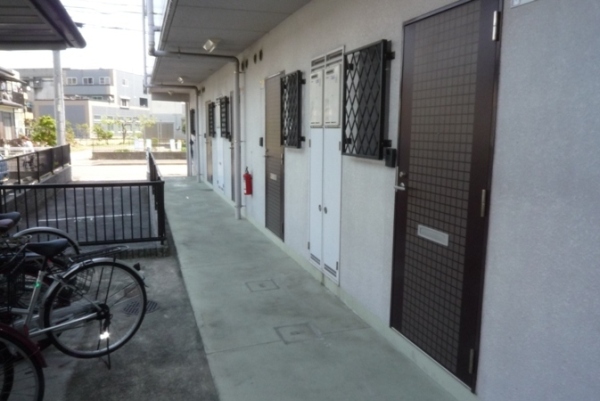 22/30 エントランス