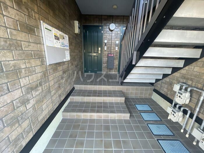 2/4 エントランス