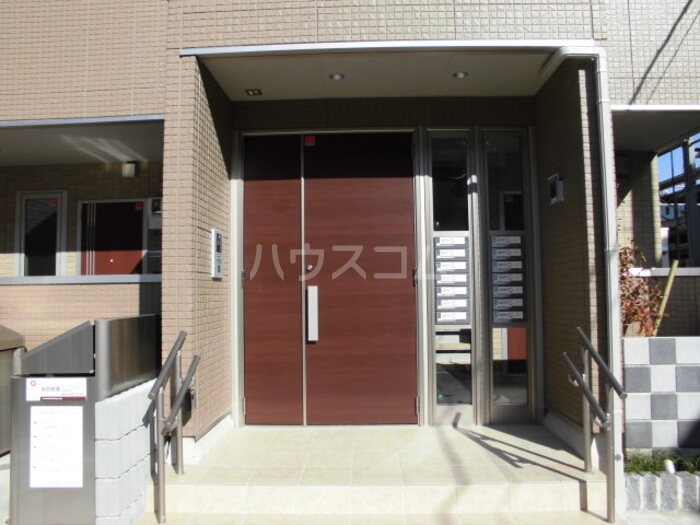 21/30 エントランス