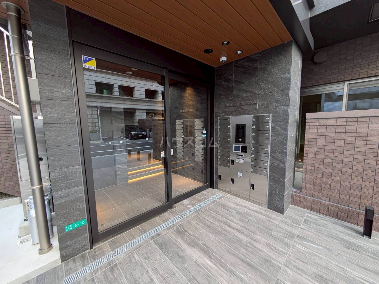 29/30 エントランス