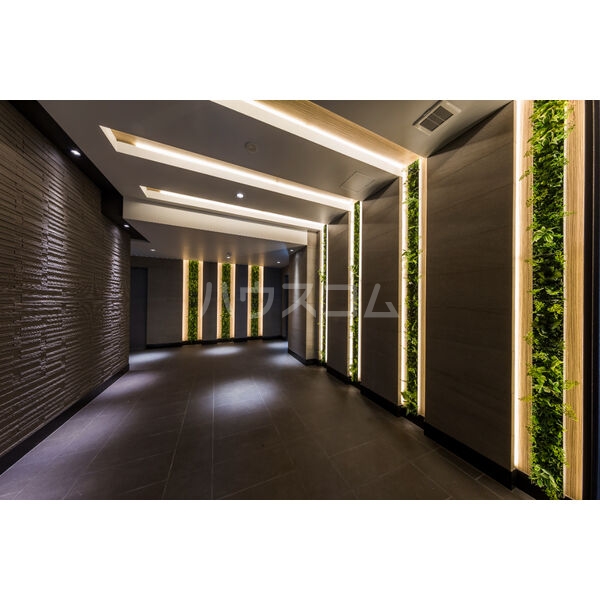 20/30 エントランス