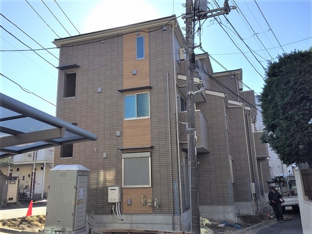 18/25 エントランス