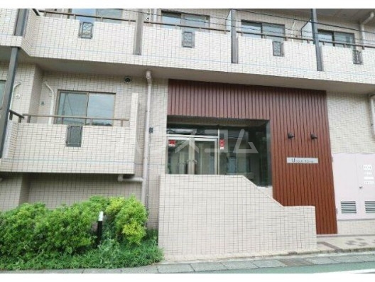 16/26 エントランス