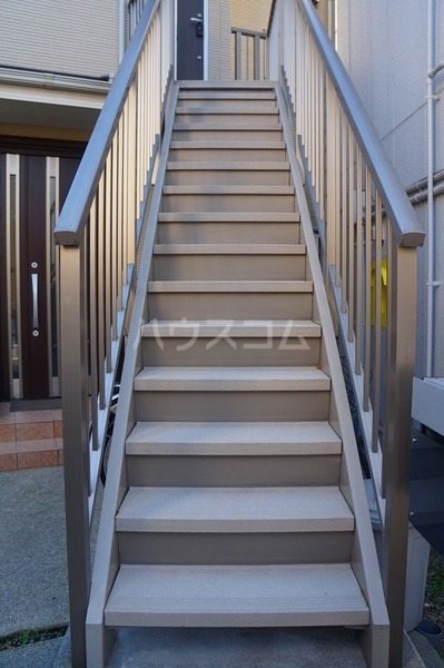 17/27 エントランス