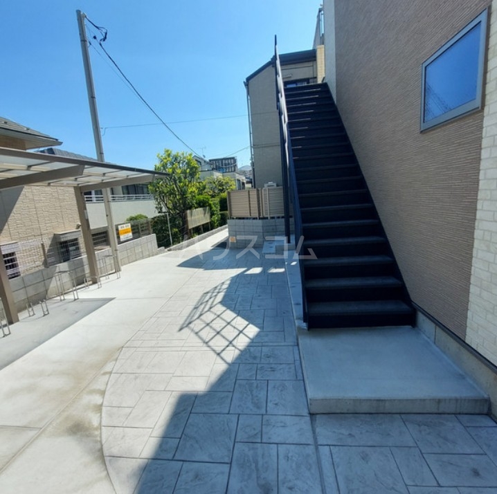 13/21 エントランス