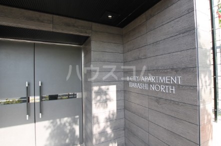 2/5 エントランス