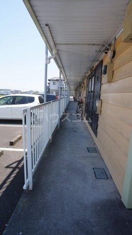 16/23 エントランス