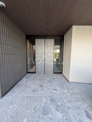 20/30 エントランス