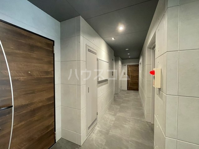 26/30 エントランス