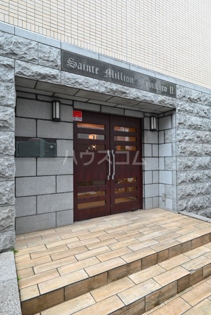 15/23 エントランス