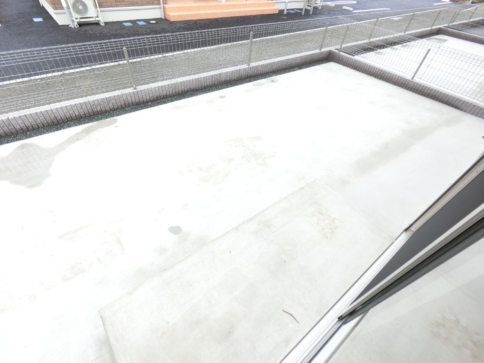 13/22 バルコニー