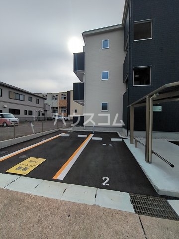 27/30 駐車場