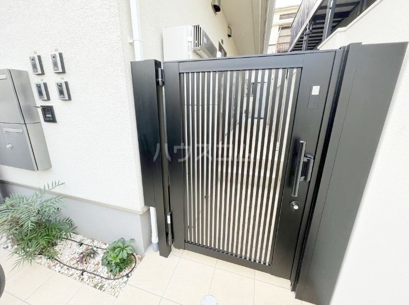 16/22 エントランス