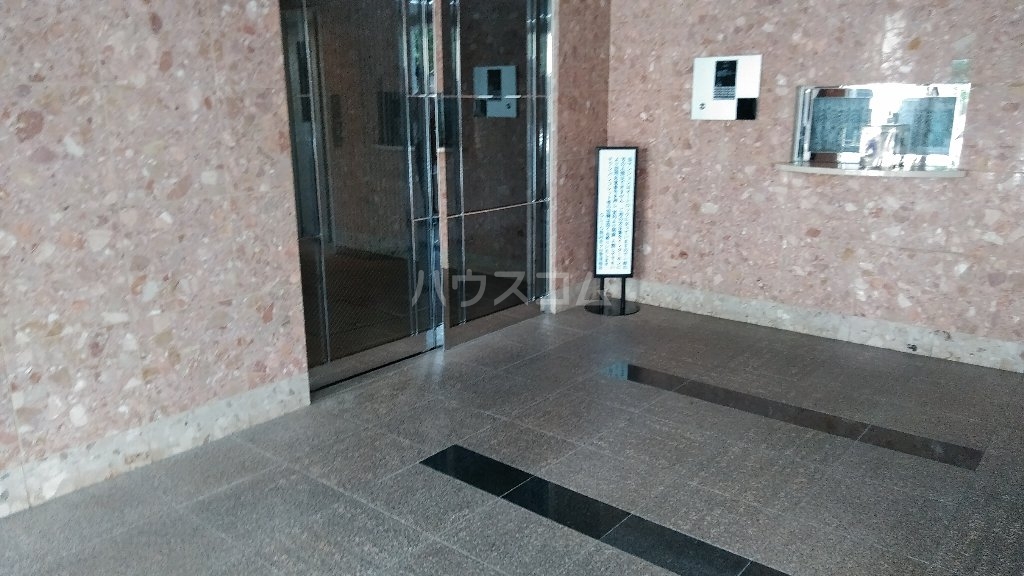 13/21 エントランス