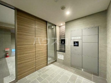 19/23 エントランス