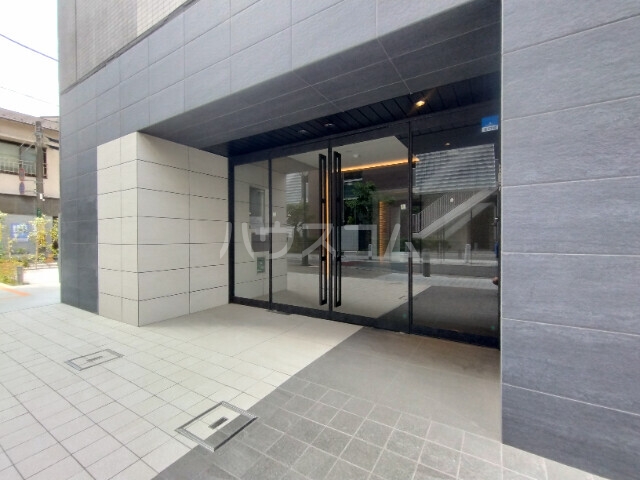 13/19 エントランス