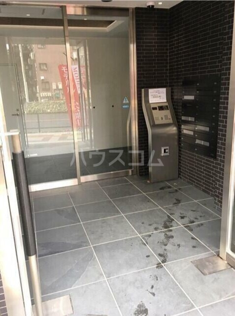 5/5 エントランス