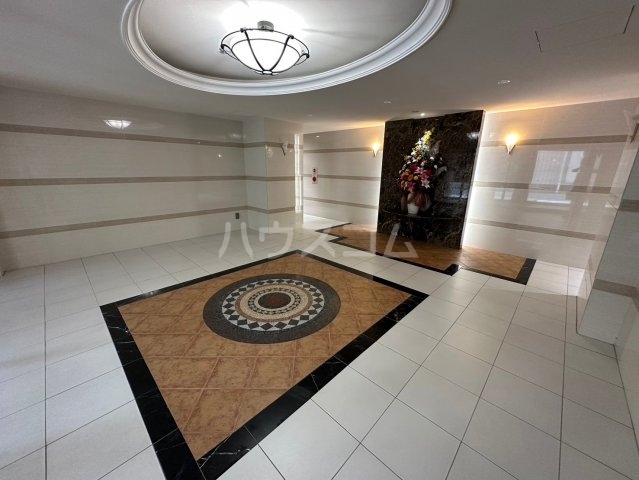 15/21 エントランス