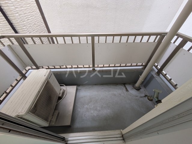 18/27 バルコニー