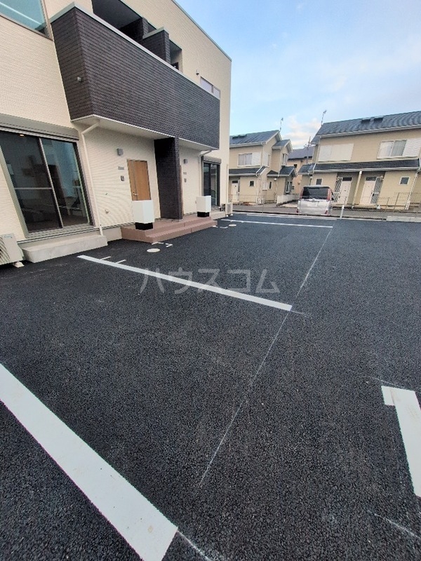 2/3 駐車場