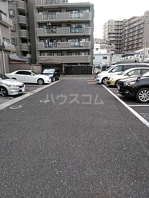 24/25 駐車場
