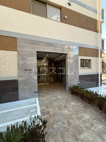 23/30 エントランス