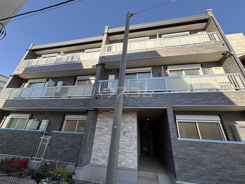 14/14 エントランス