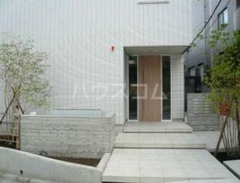 25/30 エントランス