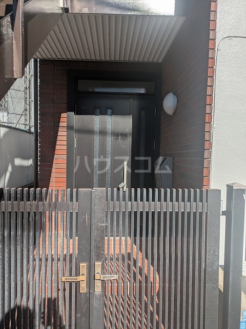 22/30 エントランス