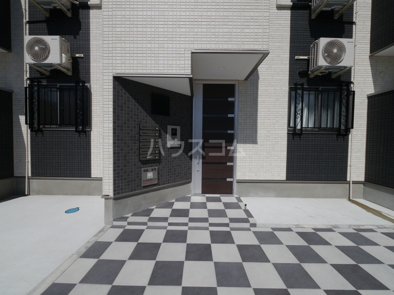 19/22 エントランス