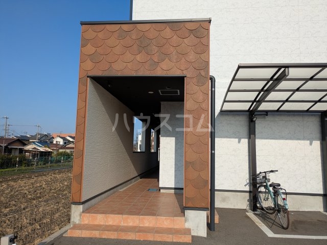 2/5 エントランス