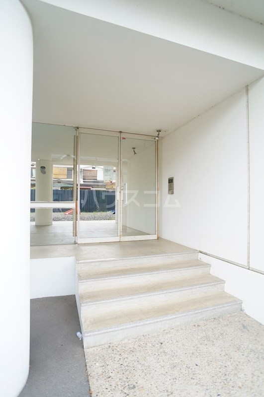 17/22 エントランス